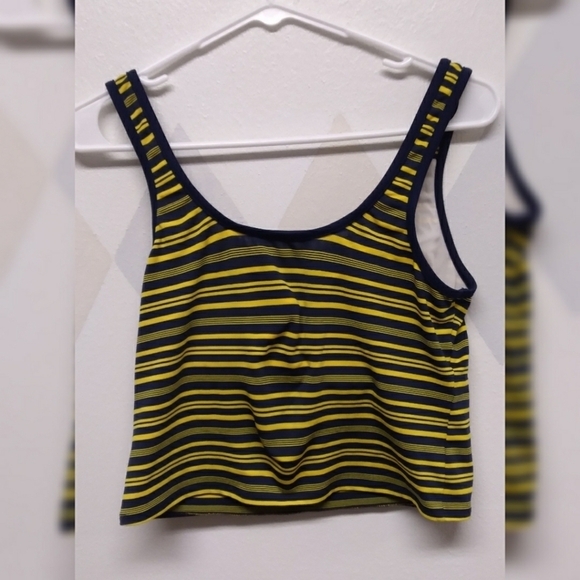 Athletic tank with built-in bra size 12 - Picture 1 of 4